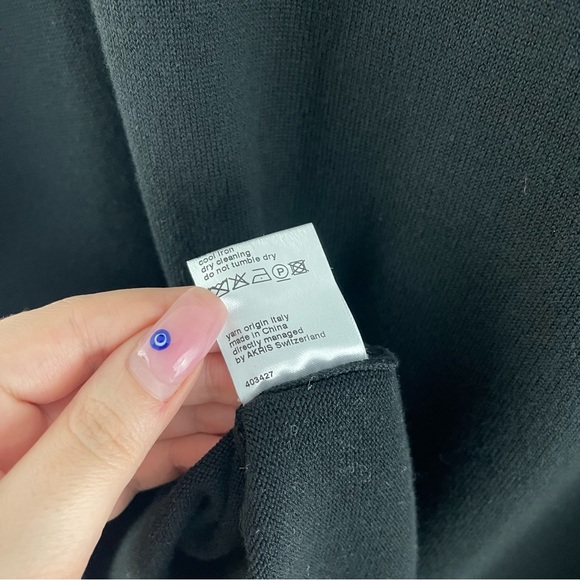 AKRIS PUNTO Women’s Black Cotton V Neck Casual Crochet Bell Sleeve Sweater - Picture 9 of 9